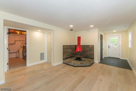 17 Reeve Avenue Stanhope NJ 07874