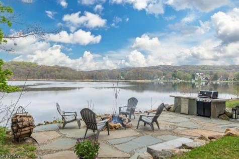 17 Reeve Avenue Stanhope NJ 07874