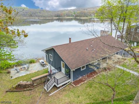 17 Reeve Avenue Stanhope NJ 07874