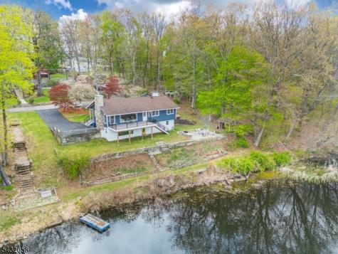 17 Reeve Avenue Stanhope NJ 07874