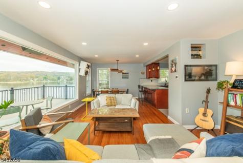 17 Reeve Avenue Stanhope NJ 07874