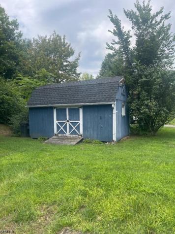 8 Regina Lane Independence NJ 07838