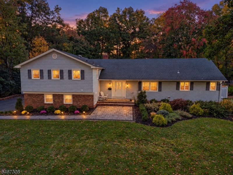 4 Walton Lane Livingston NJ 07039