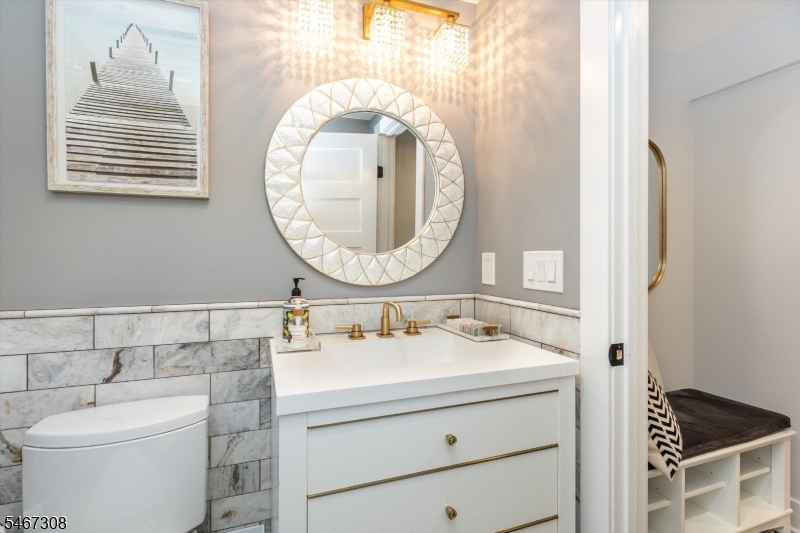 4 Walton Lane Livingston NJ 07039