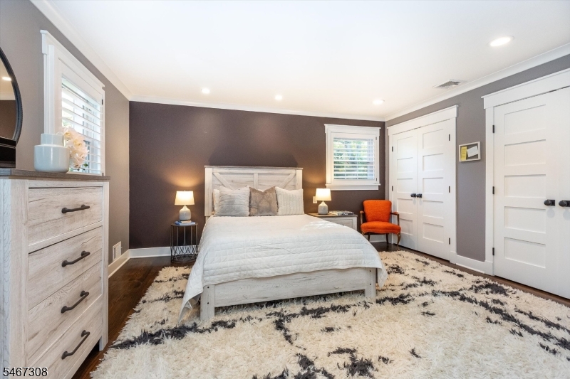 4 Walton Lane Livingston NJ 07039