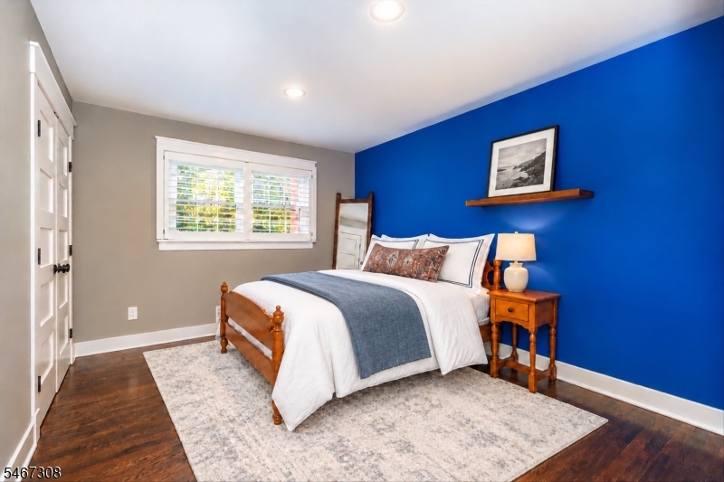 4 Walton Lane Livingston NJ 07039