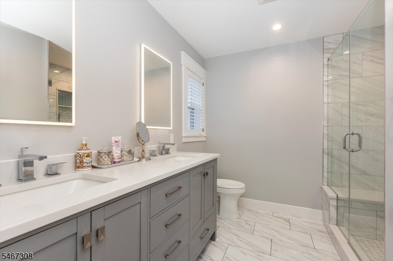 4 Walton Lane Livingston NJ 07039