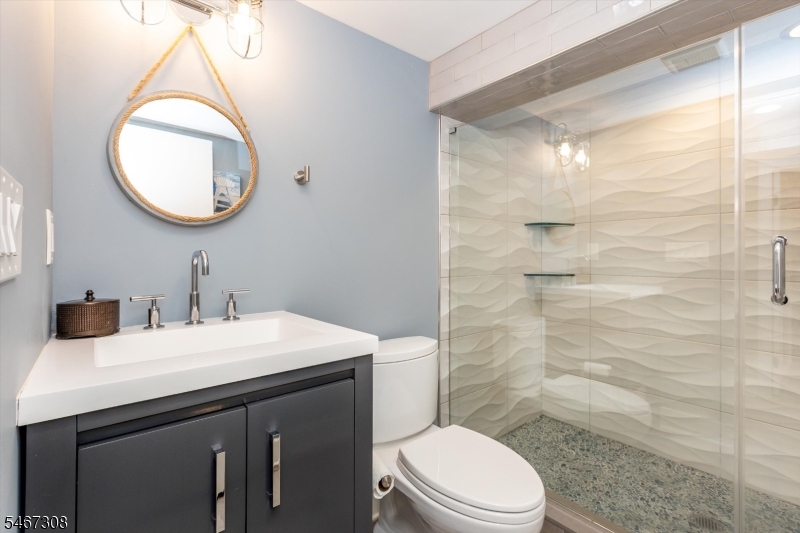 4 Walton Lane Livingston NJ 07039