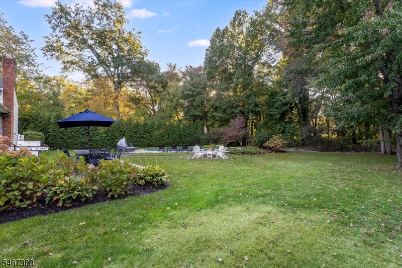 4 Walton Lane Livingston NJ 07039
