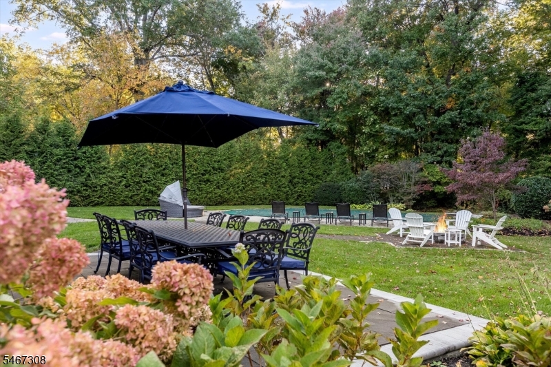 4 Walton Lane Livingston NJ 07039