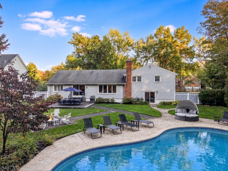 4 Walton Lane Livingston NJ 07039