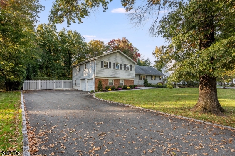 4 Walton Lane Livingston NJ 07039
