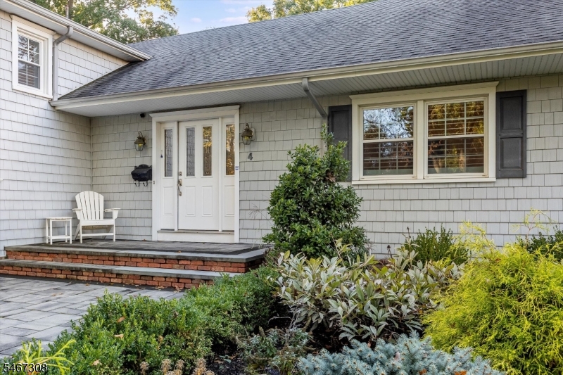 4 Walton Lane Livingston NJ 07039