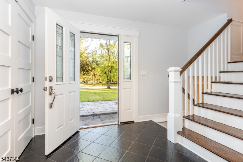 4 Walton Lane Livingston NJ 07039