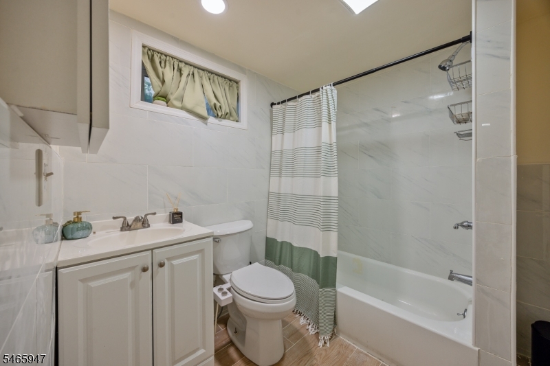 14 Farmingdale Avenue Bloomfield NJ 07003