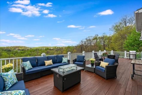 12 Beacon Hill Drive Chester NJ 07930
