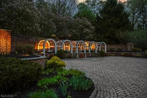 12 Beacon Hill Drive Chester NJ 07930