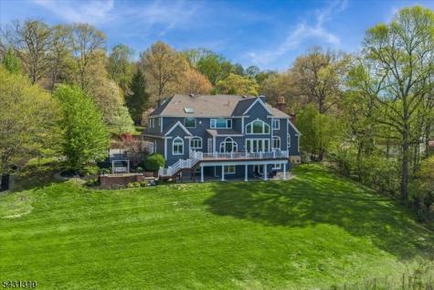 12 Beacon Hill Drive Chester NJ 07930