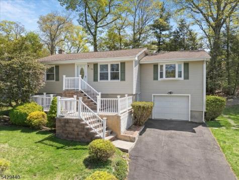 119 Rollins Trail Hopatcong NJ 07843