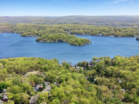119 Rollins Trail Hopatcong NJ 07843