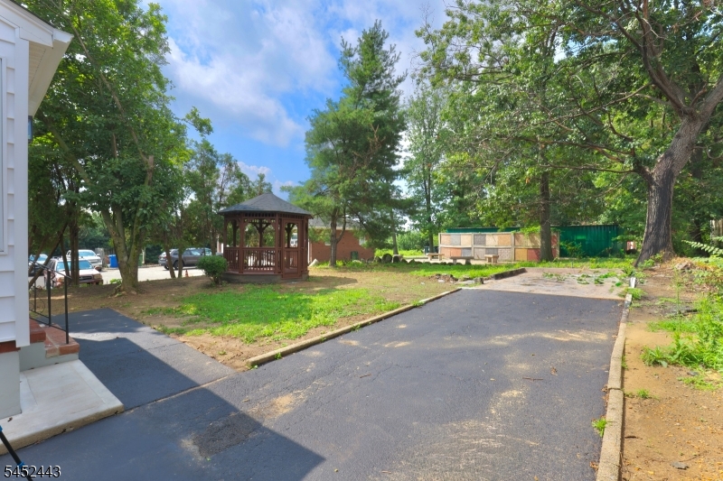 2071 State Route 35 Sayreville NJ 08879