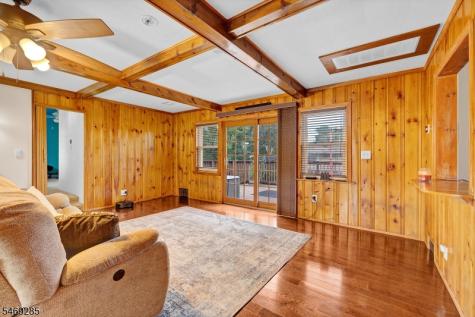376 Riverside Avenue Rutherford NJ 07070