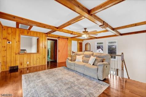 376 Riverside Avenue Rutherford NJ 07070