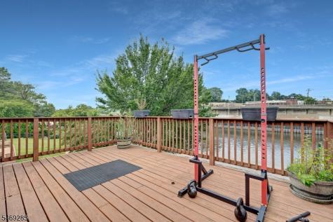 376 Riverside Avenue Rutherford NJ 07070