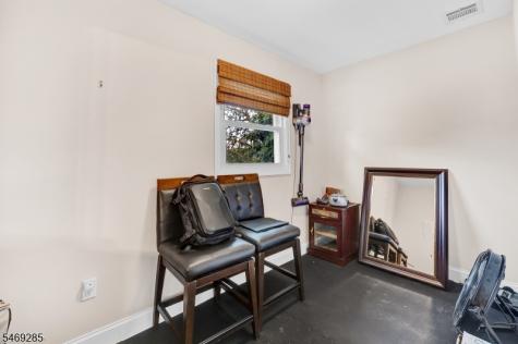 376 Riverside Avenue Rutherford NJ 07070