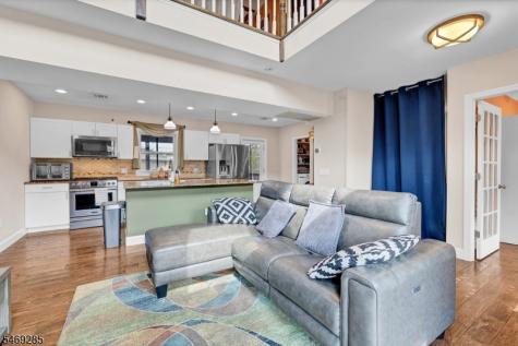 376 Riverside Avenue Rutherford NJ 07070