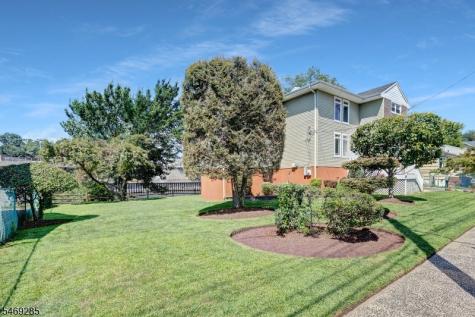376 Riverside Avenue Rutherford NJ 07070