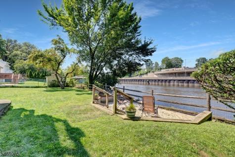 376 Riverside Avenue Rutherford NJ 07070