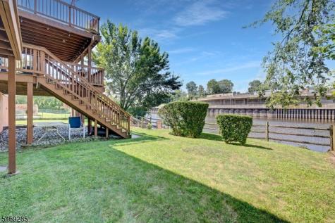 376 Riverside Avenue Rutherford NJ 07070
