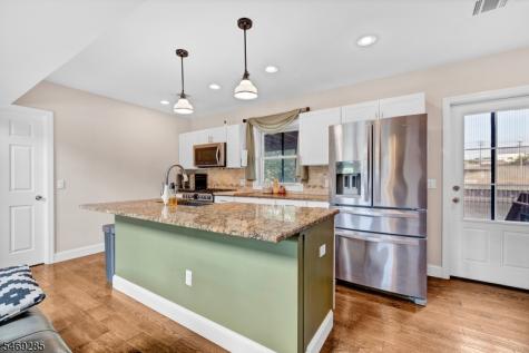 376 Riverside Avenue Rutherford NJ 07070