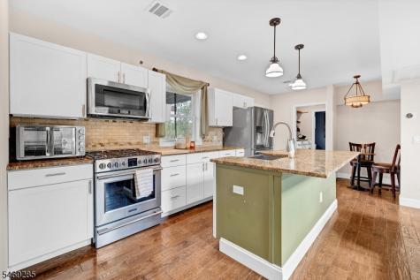 376 Riverside Avenue Rutherford NJ 07070
