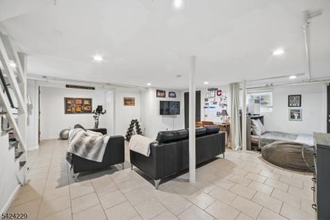 44 Pine Street West Orange NJ 07052