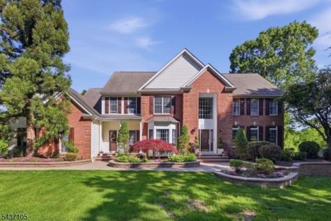13 Hunters Trail Chester NJ 07930