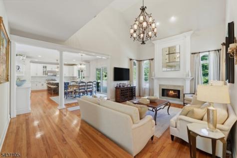 13 Hunters Trail Chester NJ 07930