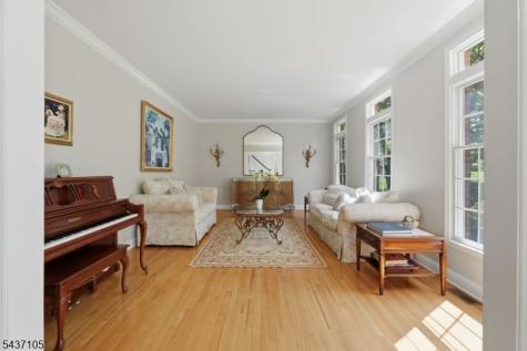 13 Hunters Trail Chester NJ 07930