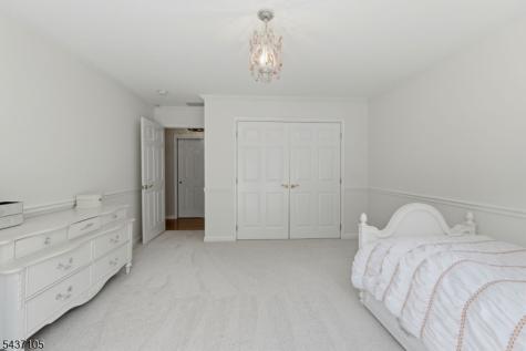 13 Hunters Trail Chester NJ 07930