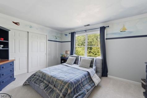 13 Hunters Trail Chester NJ 07930