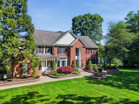 13 Hunters Trail Chester NJ 07930