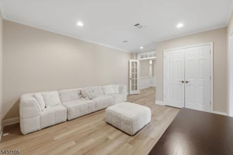 13 Hunters Trail Chester NJ 07930
