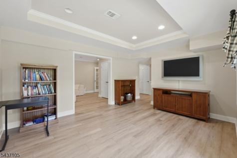 13 Hunters Trail Chester NJ 07930