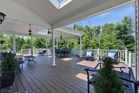 13 Hunters Trail Chester NJ 07930