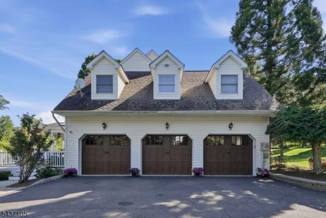 13 Hunters Trail Chester NJ 07930