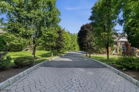 13 Hunters Trail Chester NJ 07930