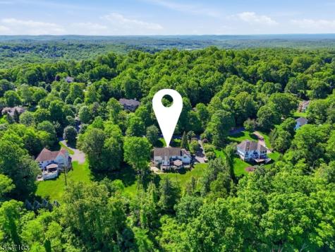 13 Hunters Trail Chester NJ 07930