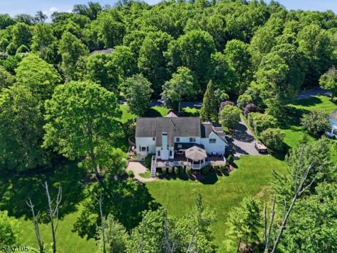 13 Hunters Trail Chester NJ 07930