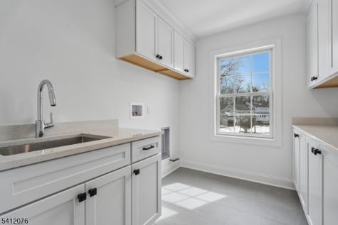 4 Plymouth Drive Livingston NJ 07039